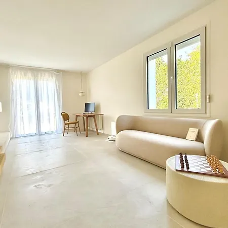 Luxueuse Avec Piscine Chauffée Hébergement de vacances *