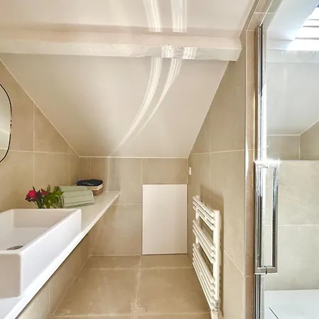 Luxurious With Swimming Pool *