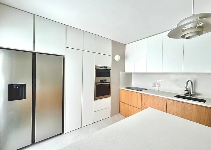 Luxurious Villa With Swimming Pool *