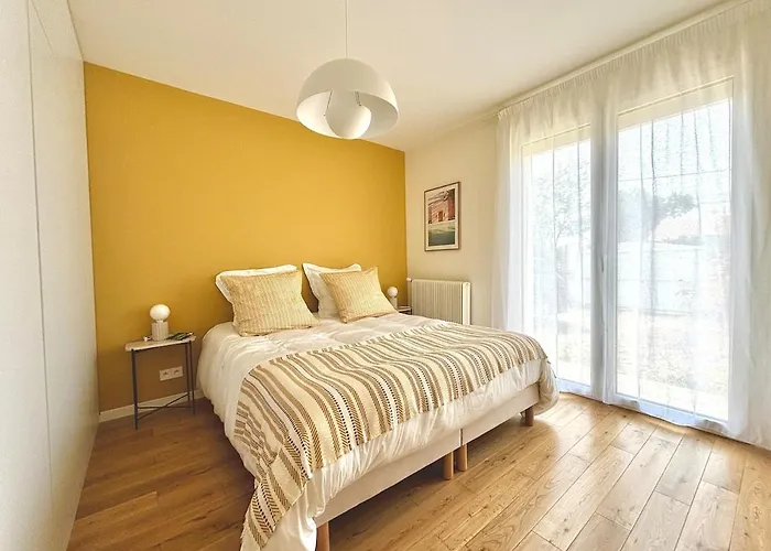 Villa Luxurious Villa With Swimming Pool *