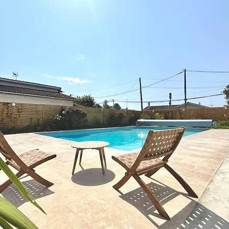 Luxurious With Swimming Pool *