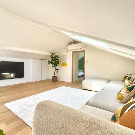 Luxurious With Swimming Pool Vakantiehuis