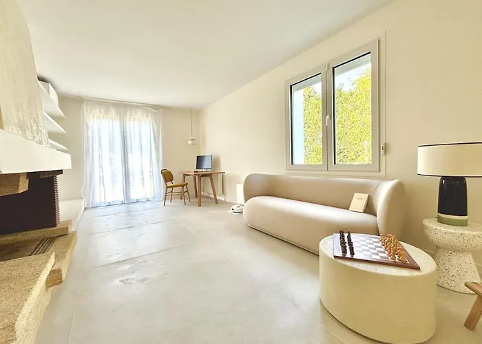 Luxurious With Swimming Pool Vakantiehuis *