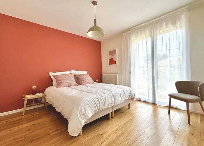 Vakantiehuis Luxurious With Swimming Pool *