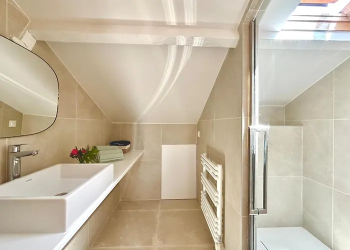 Luxurious With Swimming Pool *