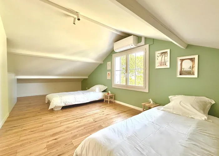 Vakantiehuis Luxurious With Swimming Pool Gujan-Mestras