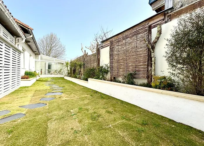 Luxurious With Swimming Pool *